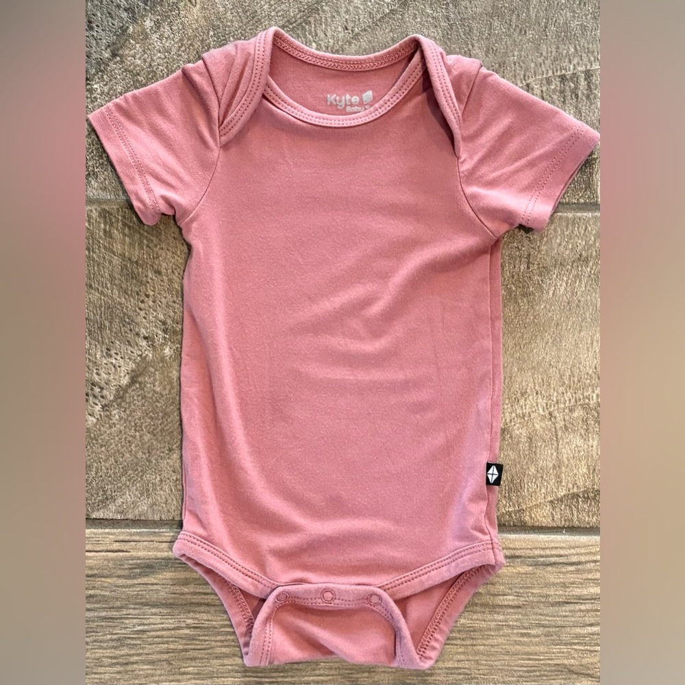 Kyte BABY Dusty Rose Bodysuit